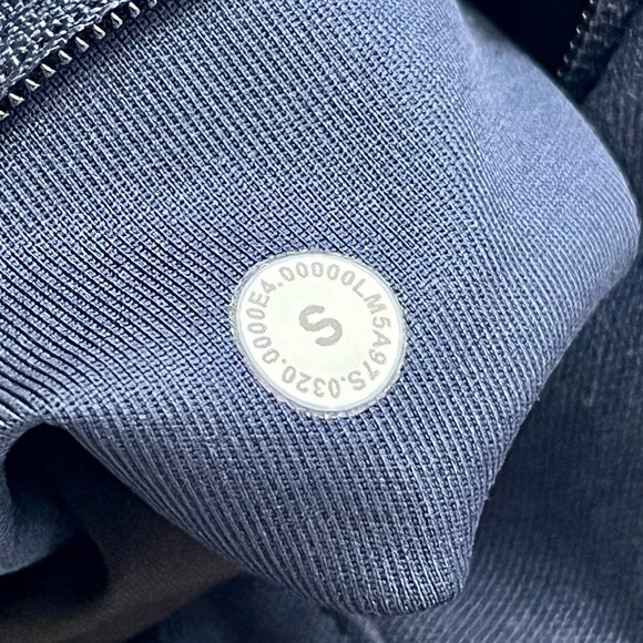 Lululemon Bowline Pant *Utilitech 30"
True Navy - Picture 8 of 8